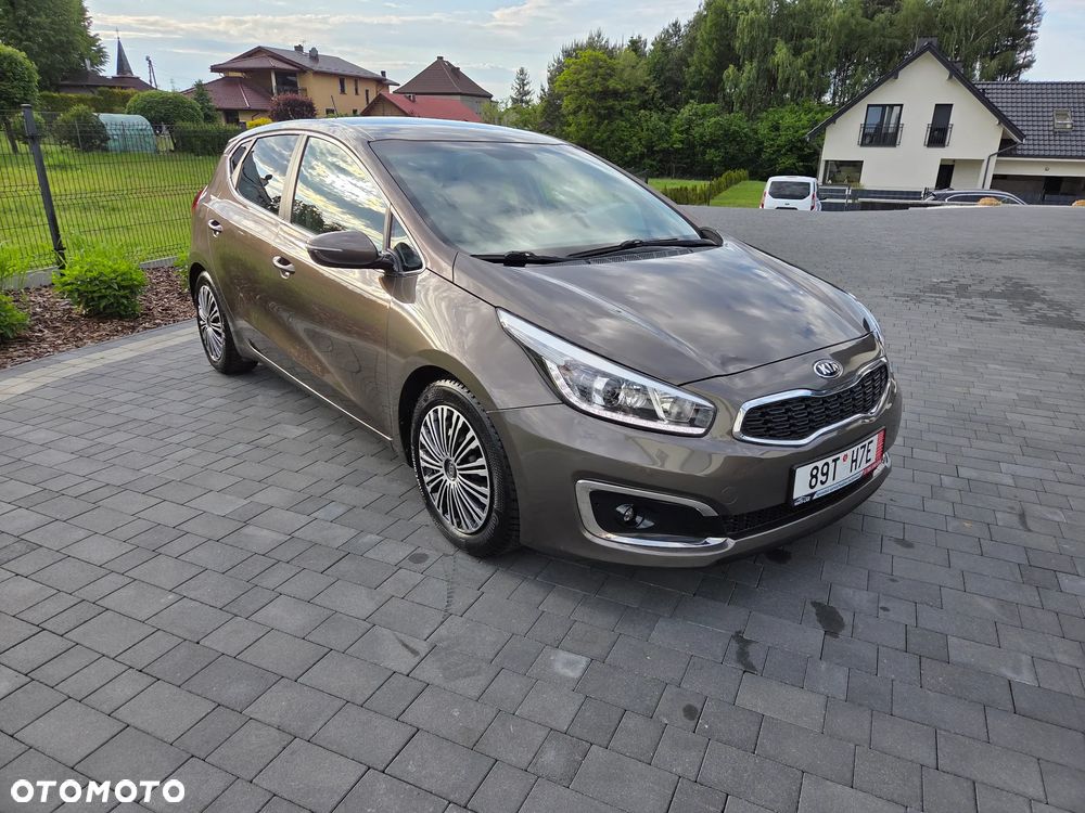 Kia Ceed 1.6 GDI ISG Platinum Edition - 3