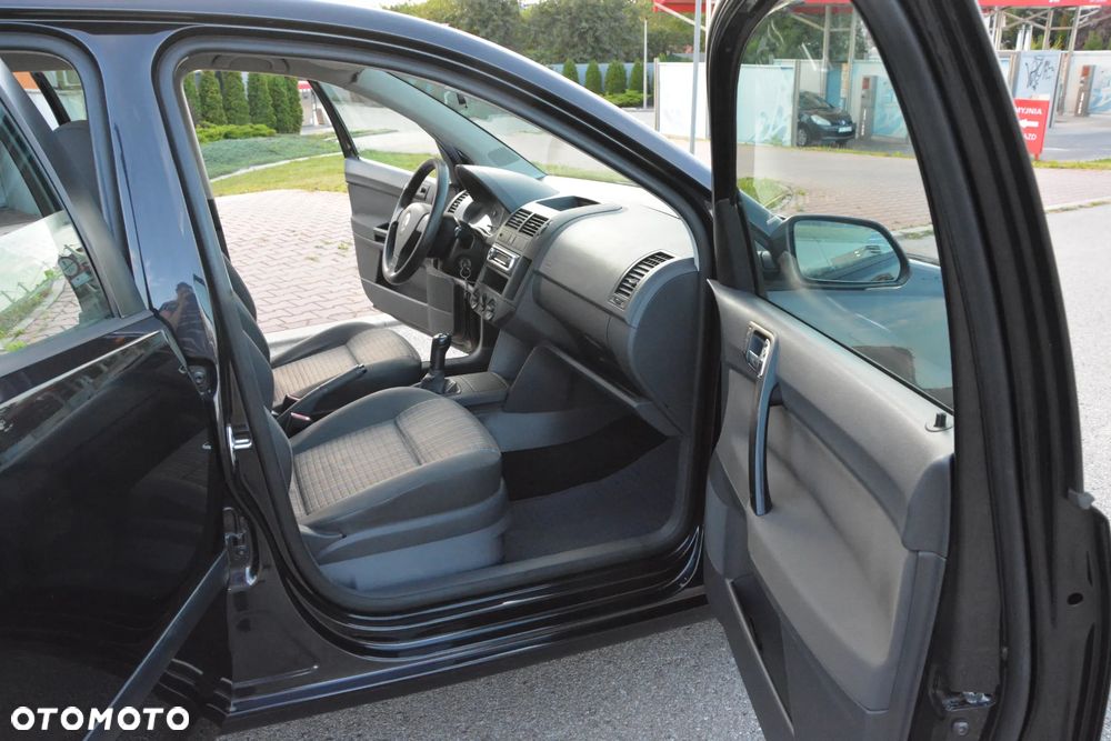 Volkswagen Polo 1.4 16V Trendline - 17