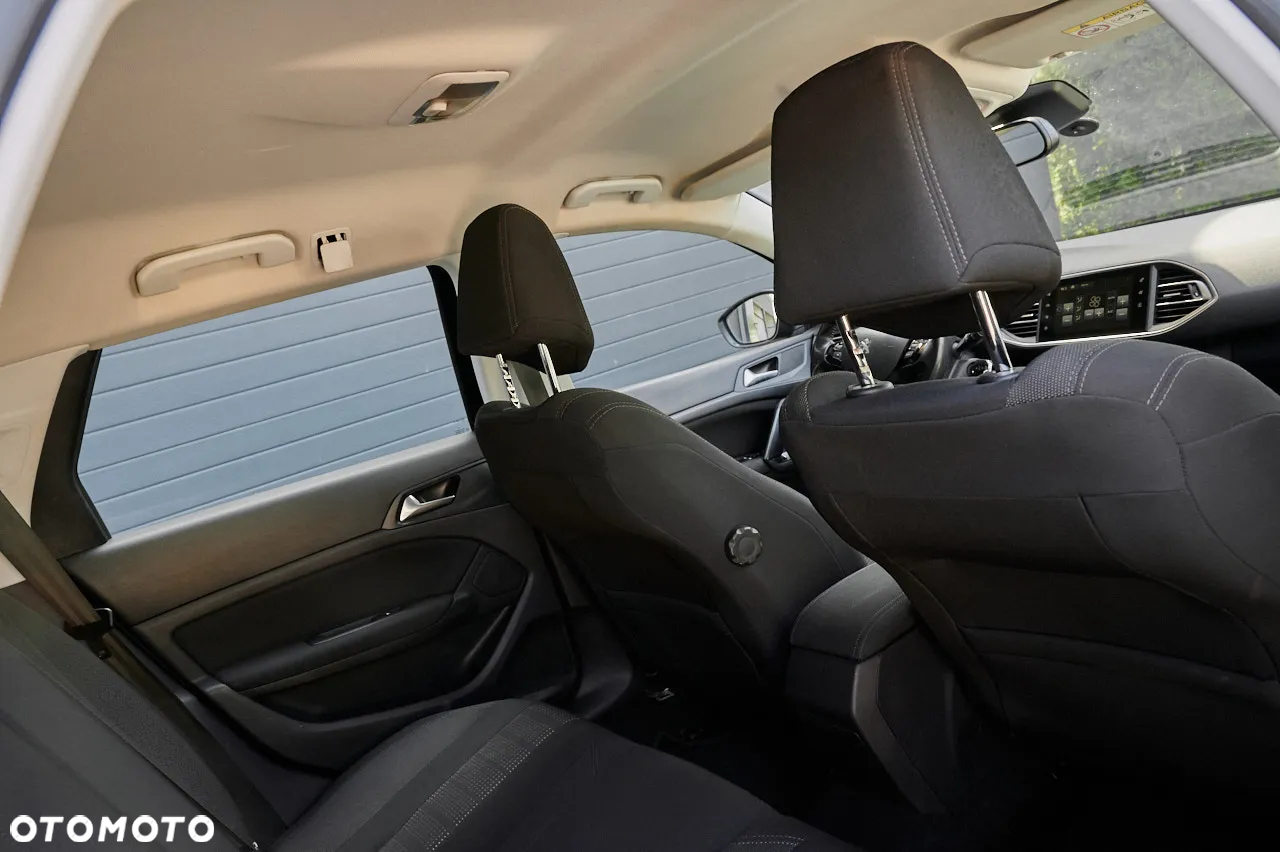 Peugeot 308 SW BlueHDi 150 Stop & Start Niveau 2 Business-Line - 13