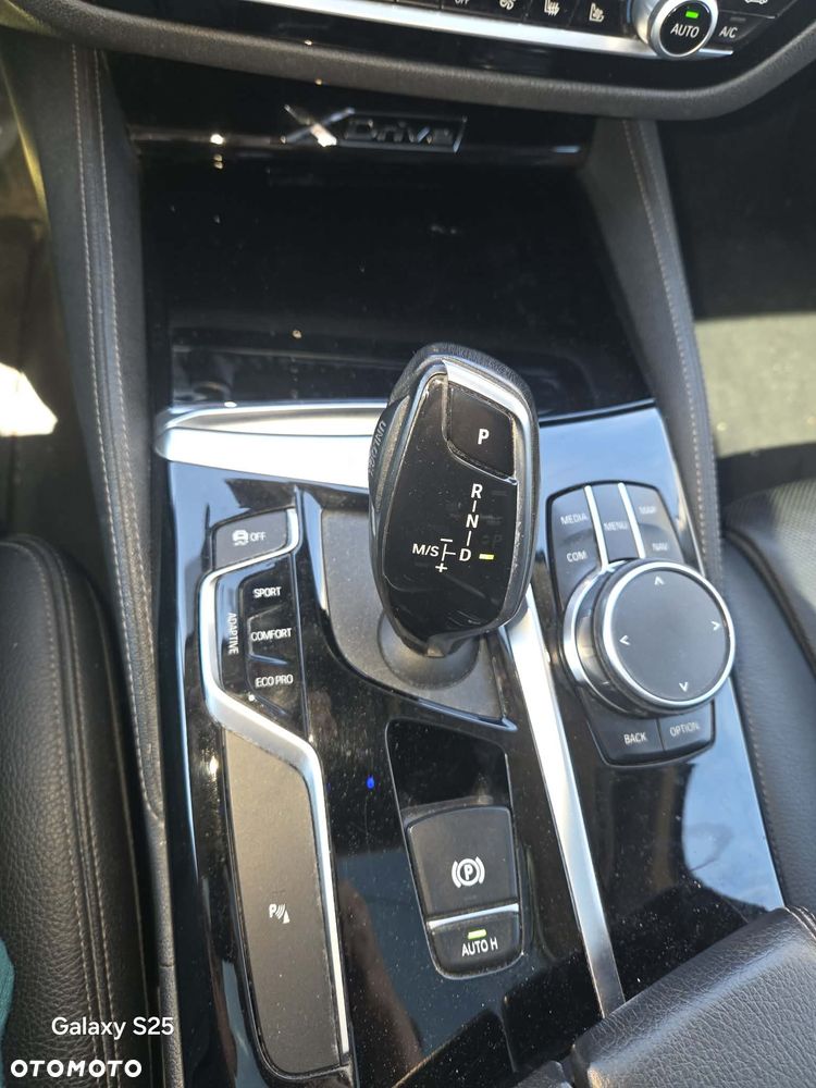 BMW Seria 5 530i xDrive Sport Line - 9