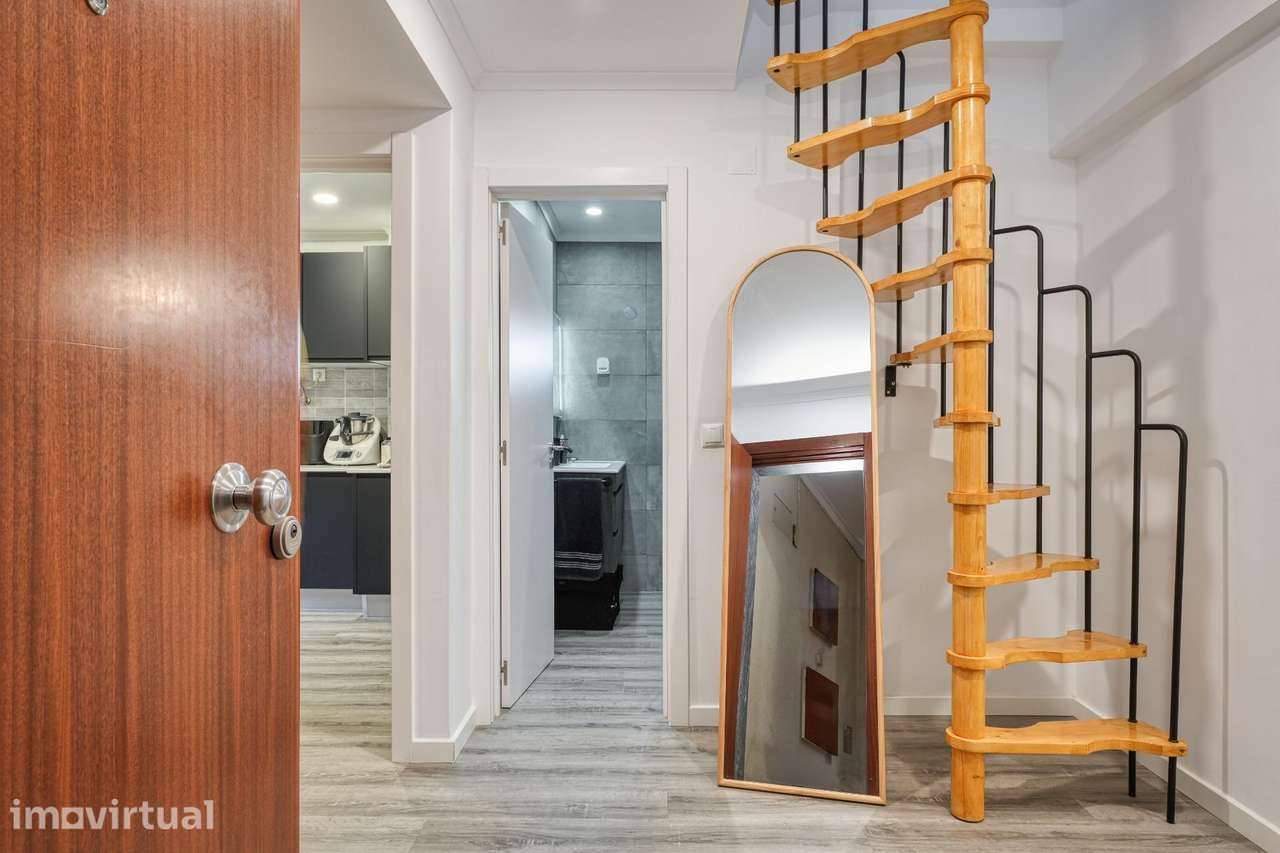Apartamento T2+1 Totalmente Remodelado no Casal do Marco, Seixal - Grande imagem: 2/26