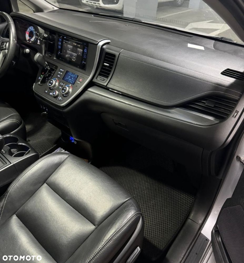 Toyota Sienna 3.5 V6 SE - 6