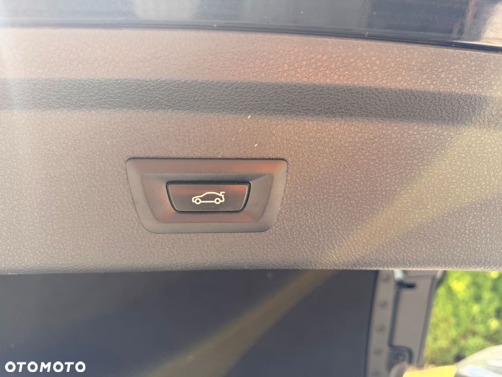 BMW Seria 3 320i GPF - 12