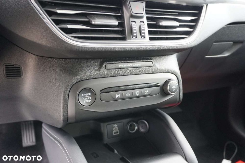 Ford Focus 1.5 EcoBlue STart-Stopp-System TITANIUM X - 12