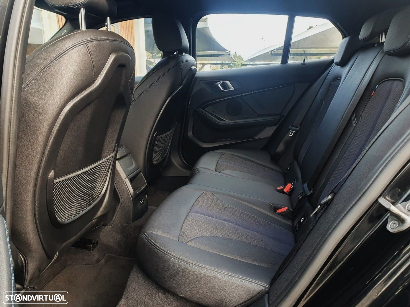 BMW 116 d Pack Desportivo M - 11