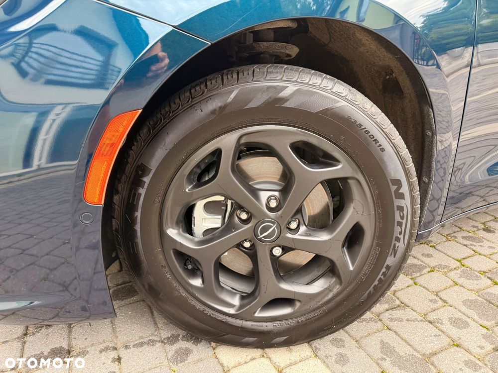 Chrysler Pacifica - 11