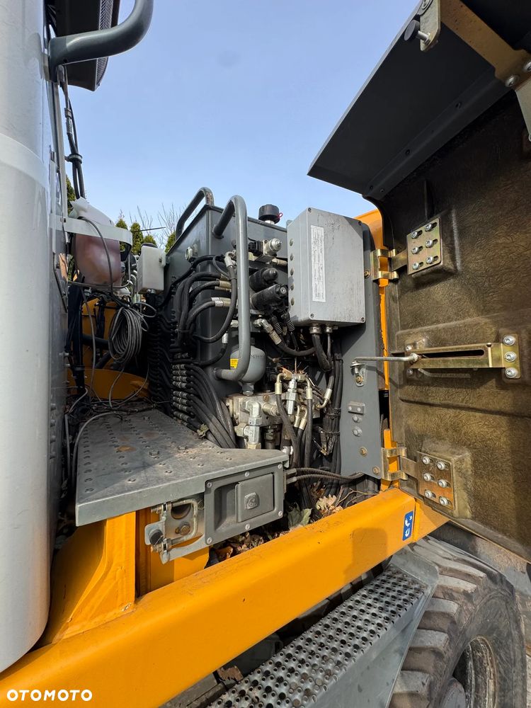 Liebherr 314 Litronic Rotator - 15