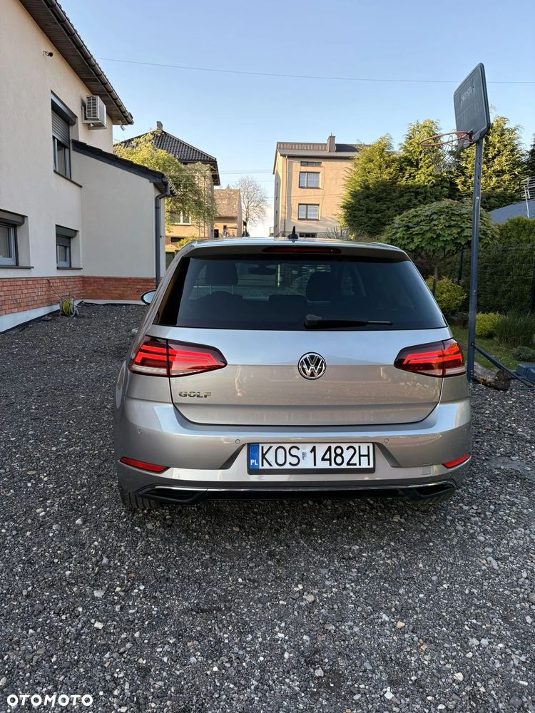 Volkswagen Golf - 11