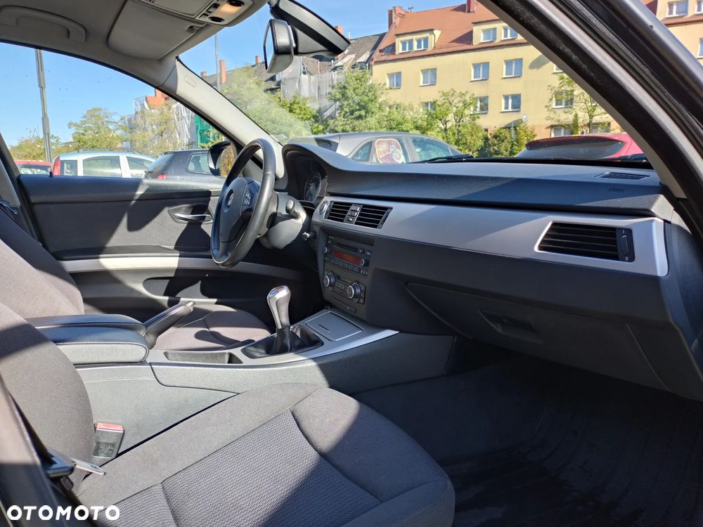 BMW Seria 3 320d - 17