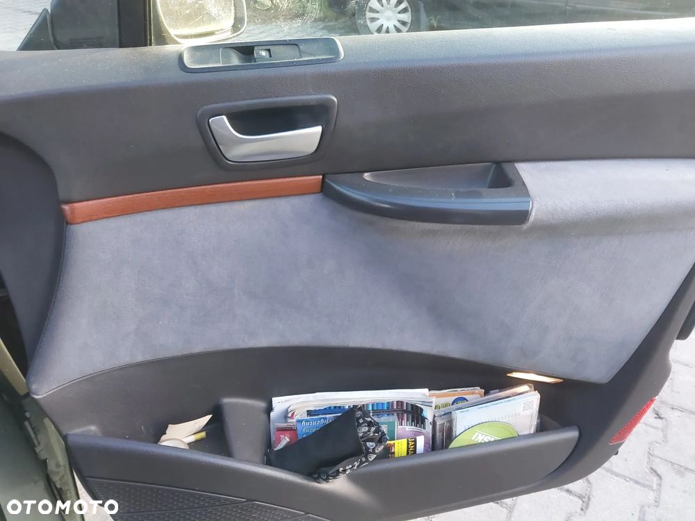 Citroen C8 Peugeot 807 silnik kompletny 2.0 16v Benzyna EW10A RFJ 103 kW 140 KM kolektor przepustnica cewka pompa alternator sprężarka skrzynia biegów AUTOMAT drzwi klapa maska zderzak lusterko listwa przesuwne boczne klamka zamek rolka mikrostyk blenda pas konsola schowek boczek drzwi fotel obrotowy fotele podsufitka panel sterownik wyświetlacz moduł szyba poduszka kierownica manetki zwijak radio mechanizm wydech tłumik mcperson zacisk hamulcowy lampa felga R16 hak holowniczy odpinany zbiorniczek rura przewód dekory drewno wyświetlacz NA CZĘŚCI WSZYSTKIE CZĘŚCI - 21