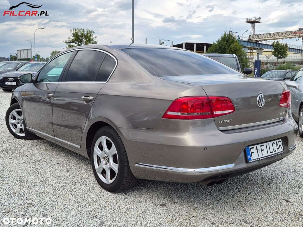 Volkswagen Passat - 4