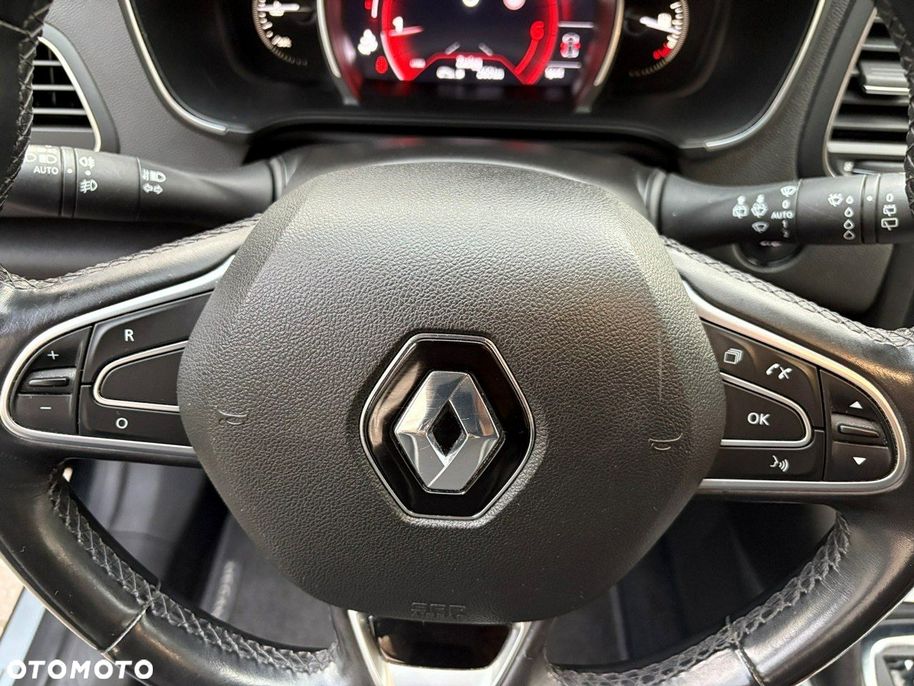 Renault Megane Grandtour ENERGY TCe 140 EDC BOSE EDITION - 19