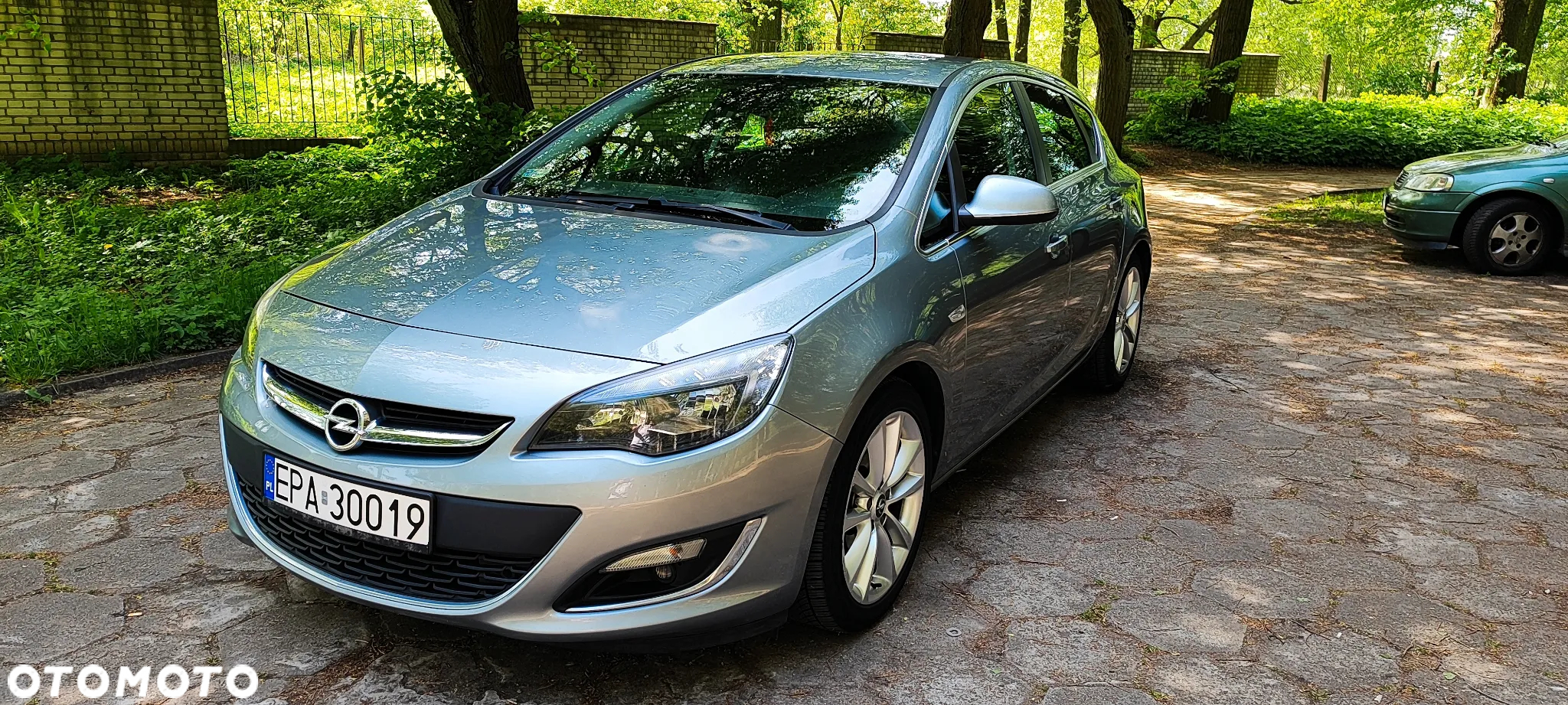Opel Astra IV 1.6 T SIDI Cosmo S&S - 31