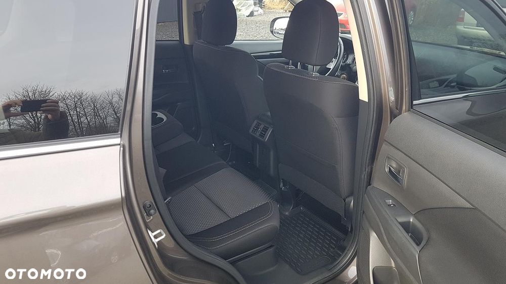 Mitsubishi Outlander 2.0 2WD CVT Spirit - 30