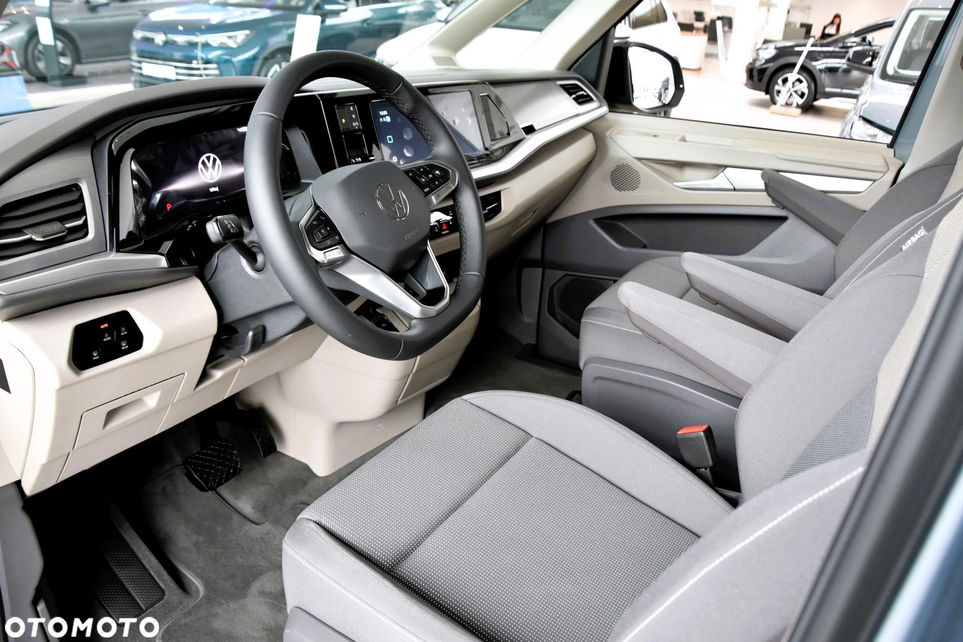 Volkswagen Multivan - 9