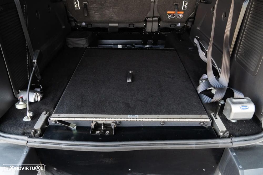 Ford Tourneo Connect 1.6 TDCi Titanium - 36