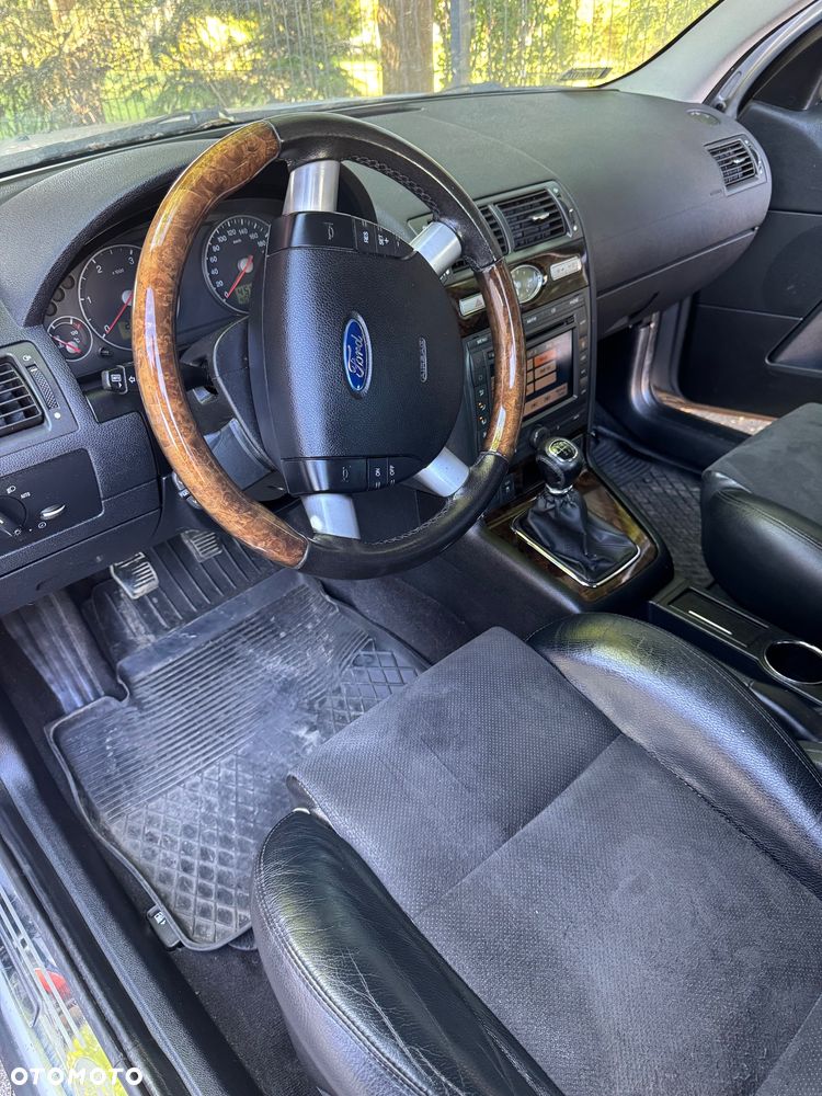 Ford Mondeo 2.0 TDCI DPF Ghia - 1