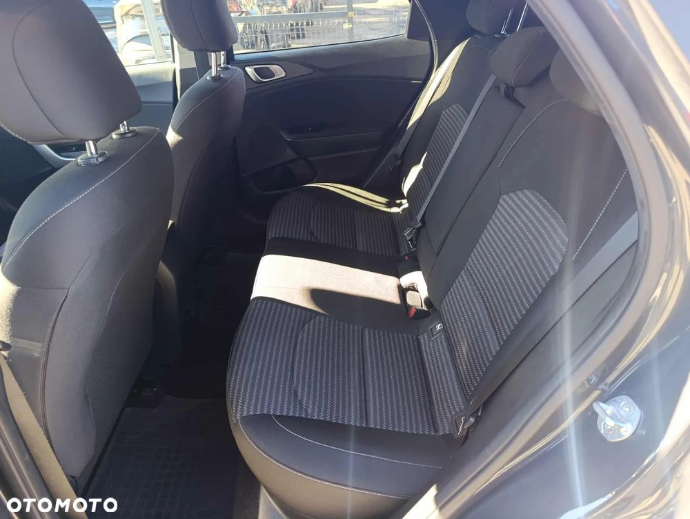 Kia XCeed 1.5 T-GDI M - 10
