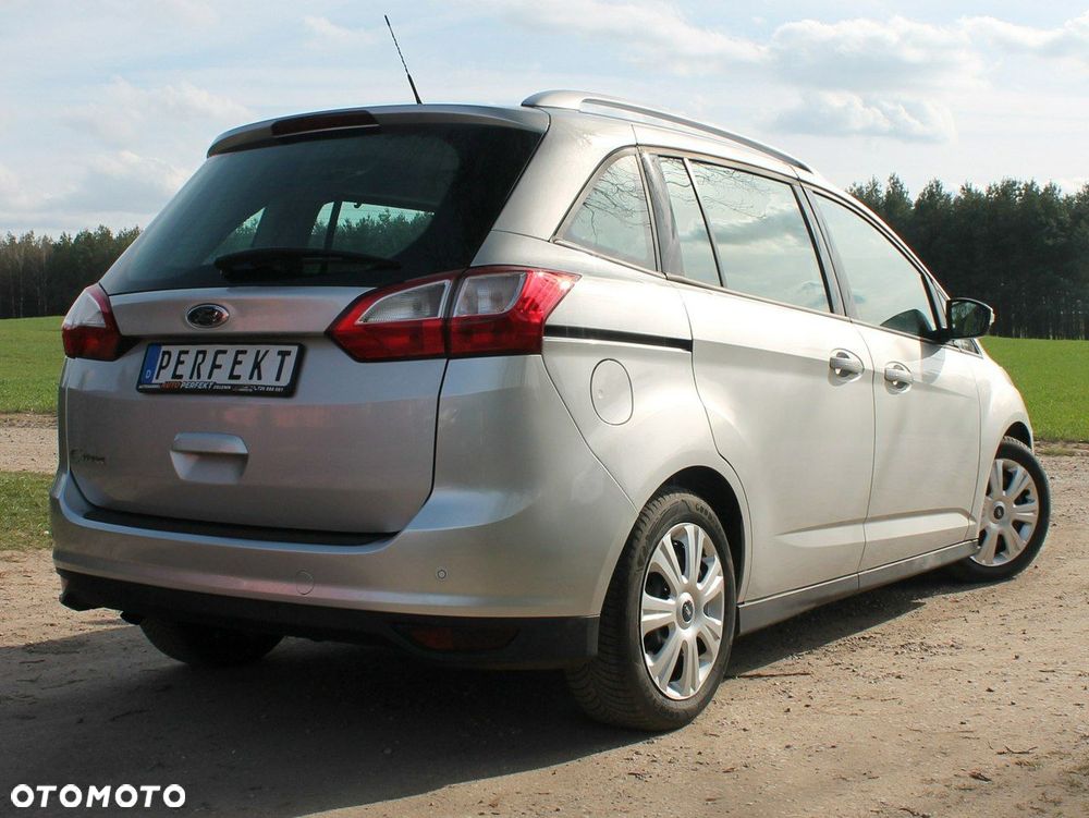 Ford Grand C-MAX - 26
