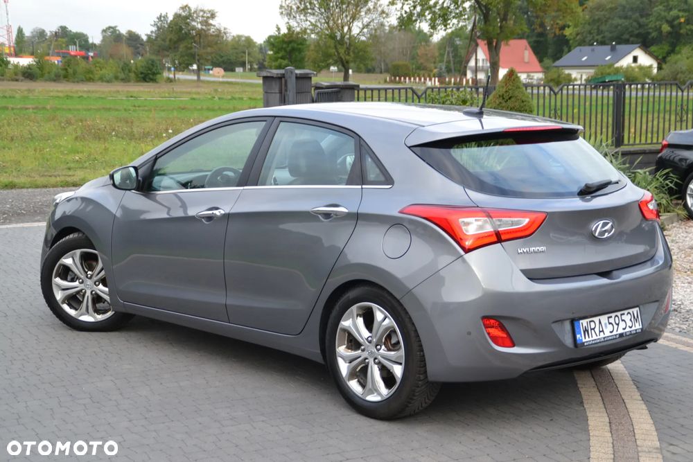 Hyundai i30 i30cw 1.6 Fifa World Cup Edition - 17