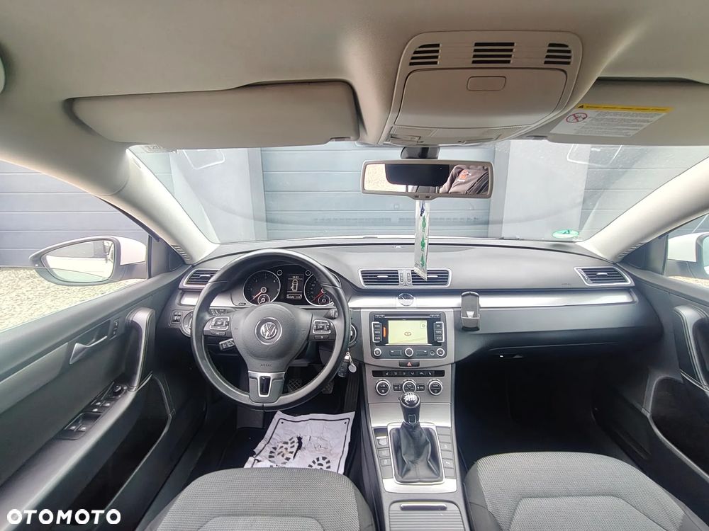 Volkswagen Passat - 9