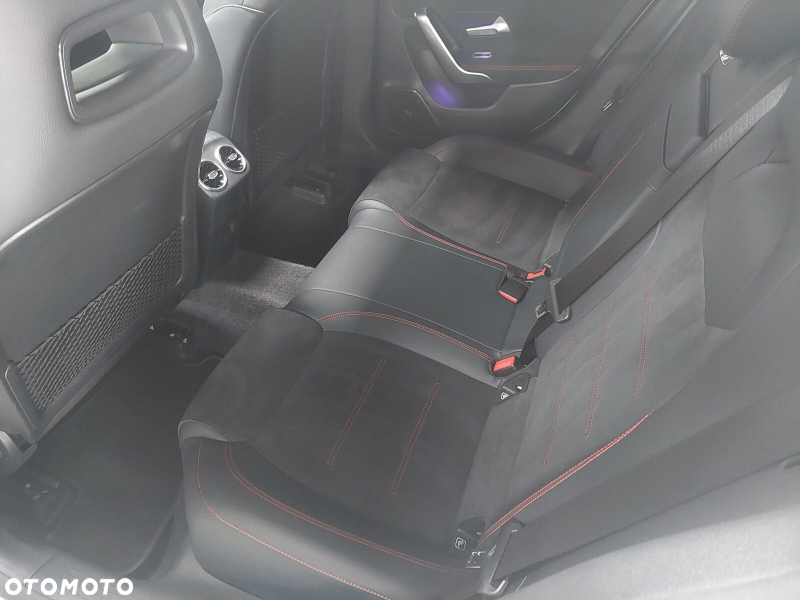 Mercedes-Benz CLA - 16