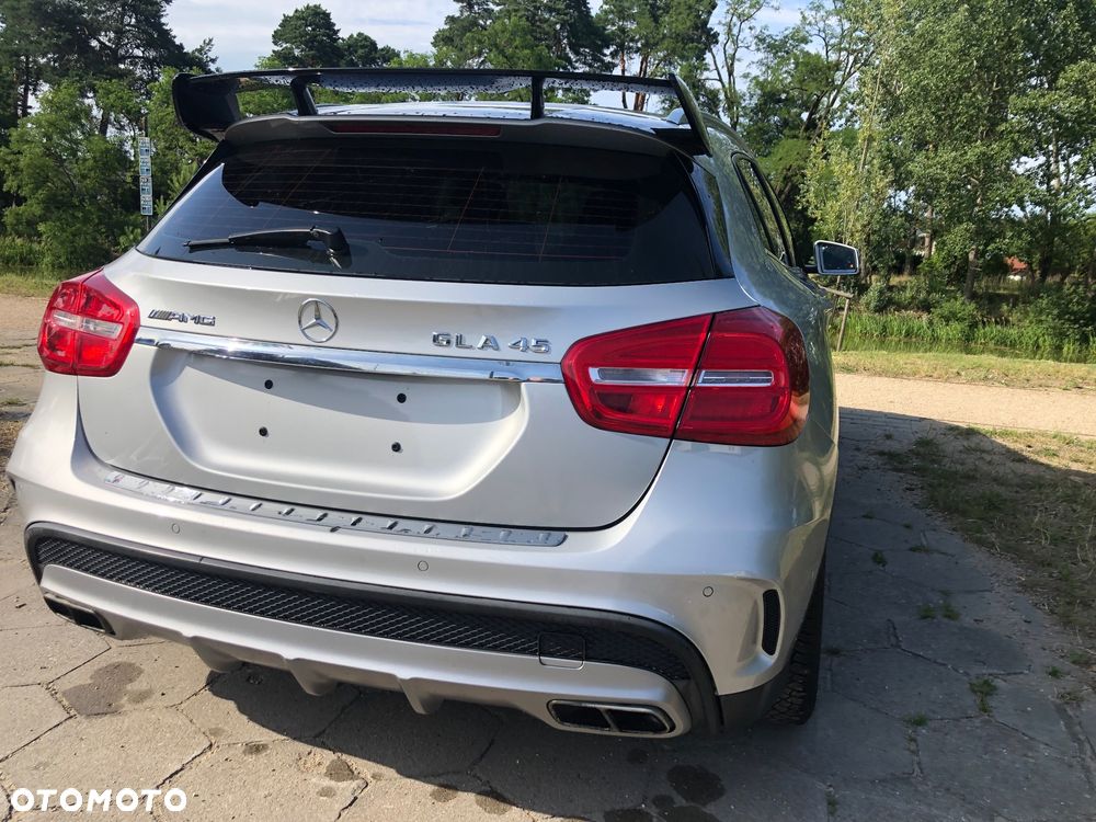 Mercedes-Benz GLA 45 AMG 4Matic 7G-DCT - 10