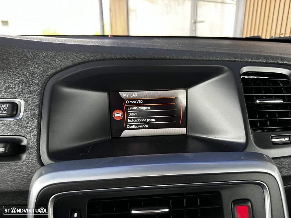 Volvo V60 2.0 D2 Momentum - 29