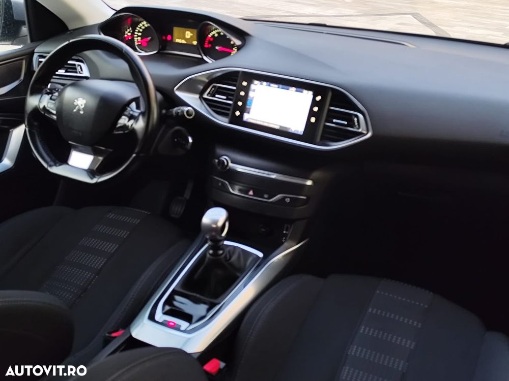 Peugeot 308 - 11