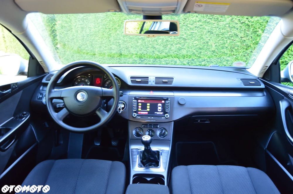 Volkswagen Passat 1.6 Trendline - 14