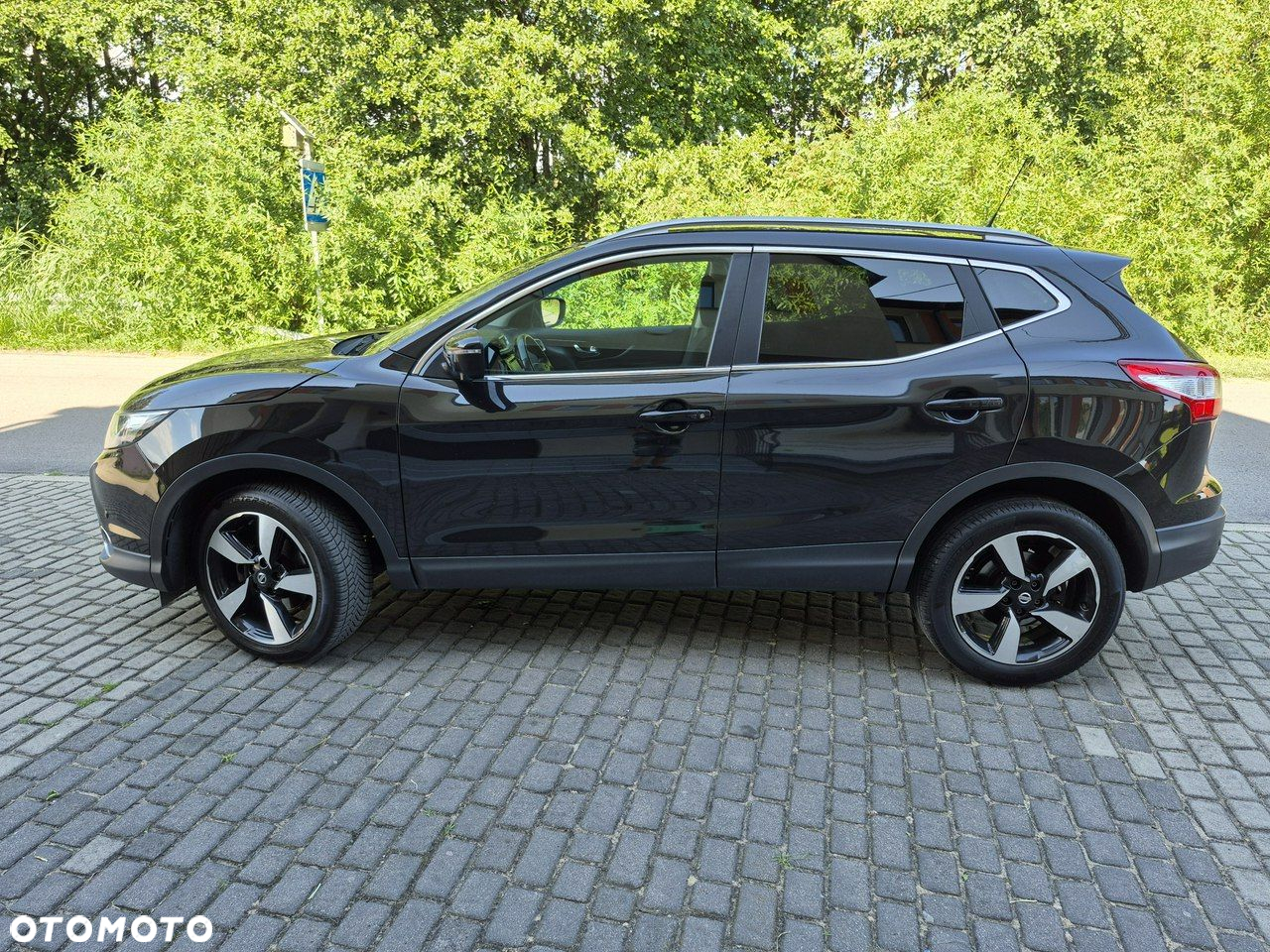 Nissan Qashqai - 2