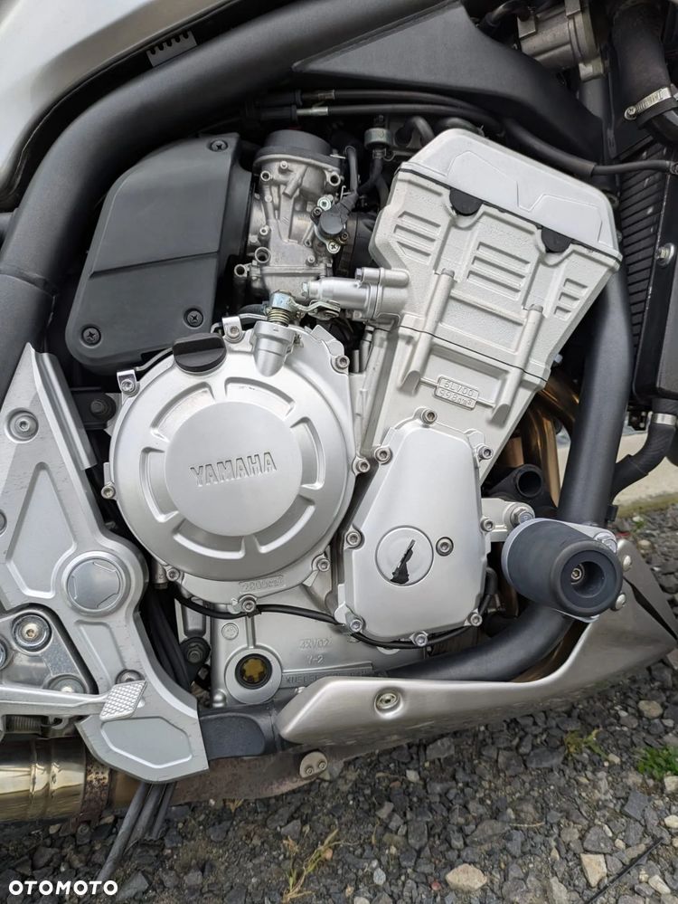 Yamaha FZS - 13