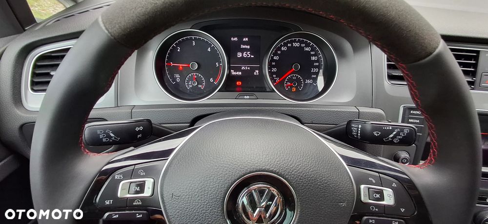 Volkswagen Golf 2.0 TDI BlueMotion Technology Lounge - 19