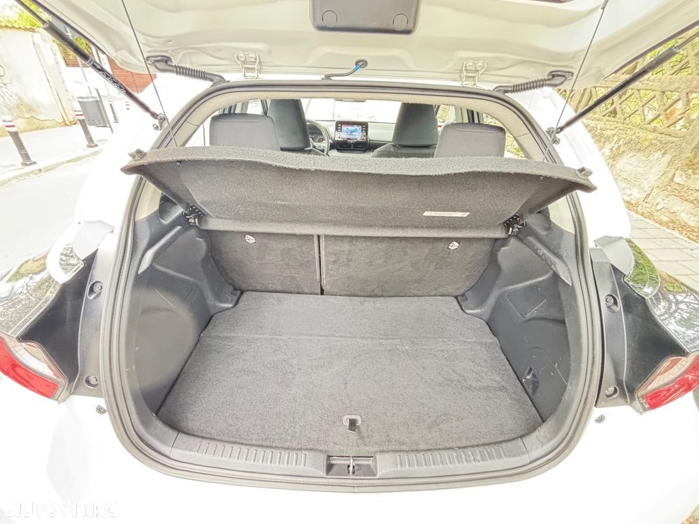 Toyota Yaris 1.5 VVT-i HSD Dynamic - 12