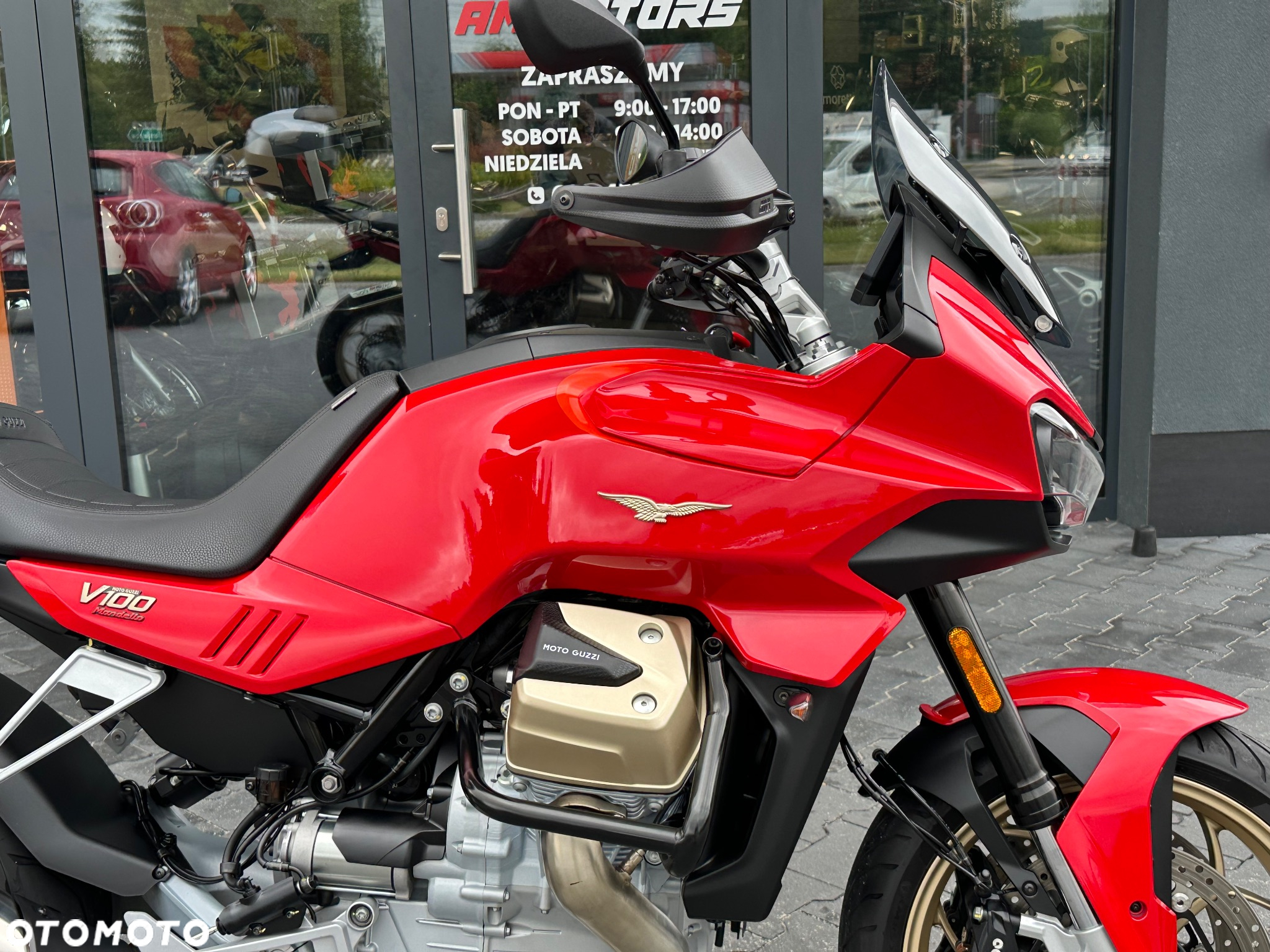Moto Guzzi V100 Mandello - 9