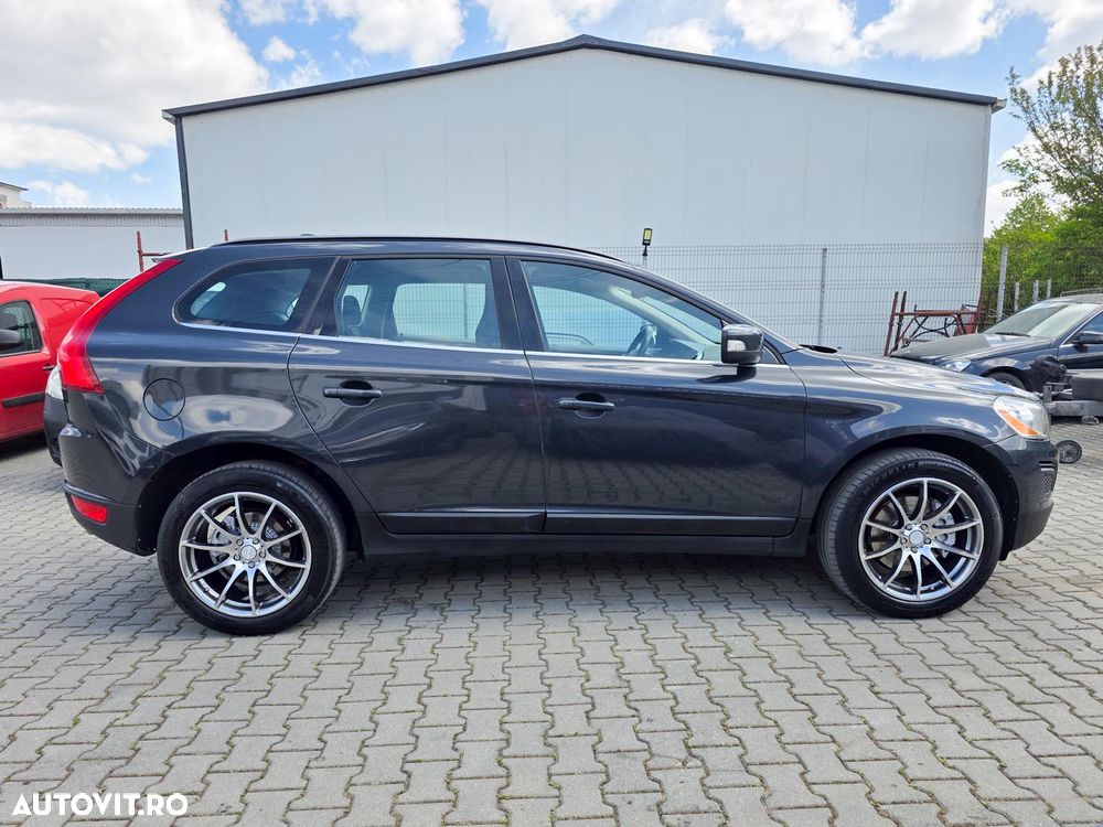 Volvo XC 60 D3 AWD Momentum - 24