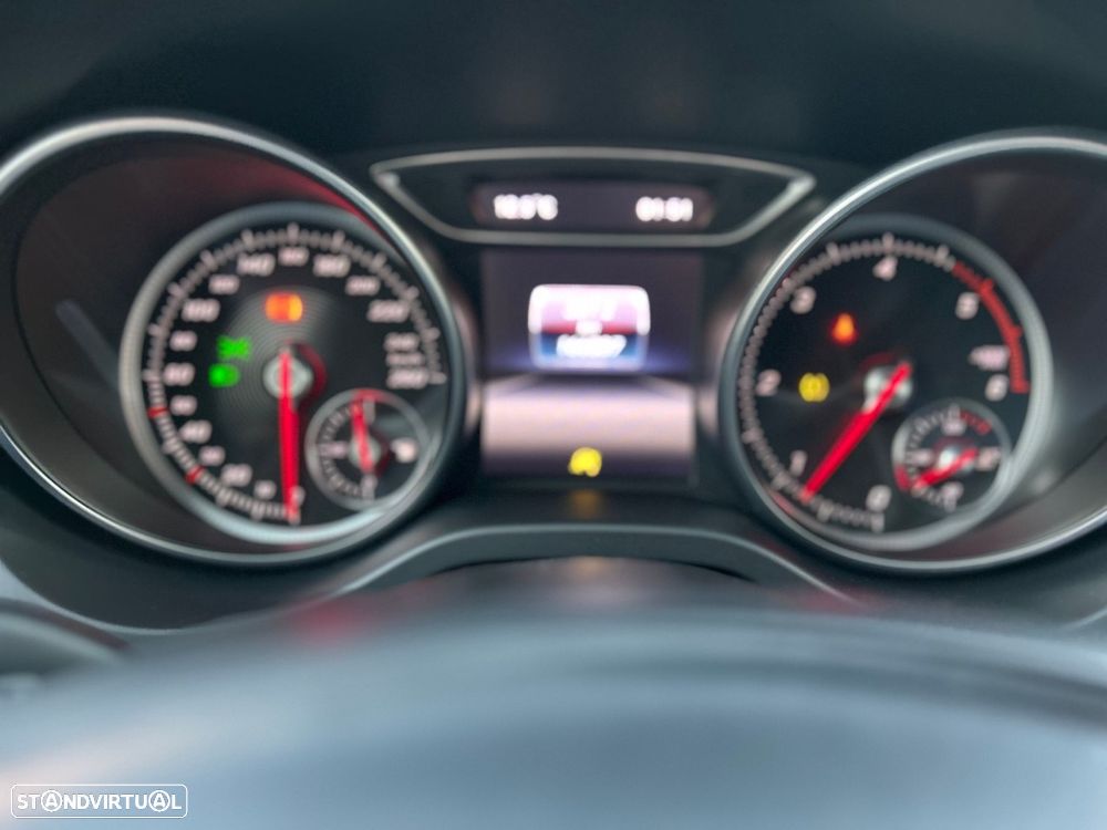 Mercedes-Benz CLA 200 - 32