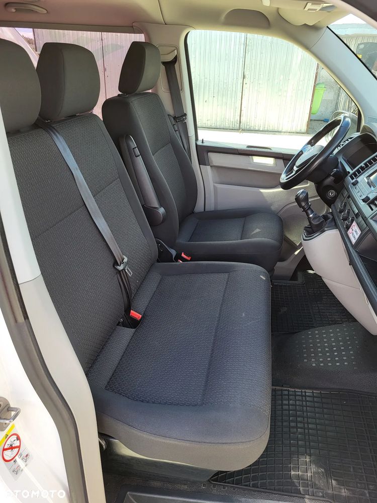 Volkswagen Caravelle - 16