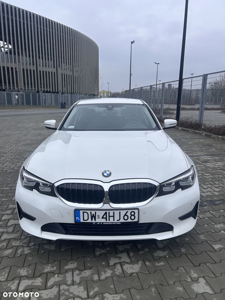 BMW Seria 3 318i - 11