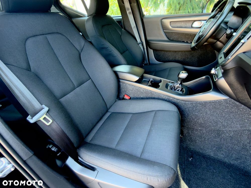 Volvo XC 40 T3 Momentum Pro - 25