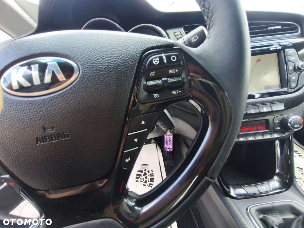 Kia Ceed - 13