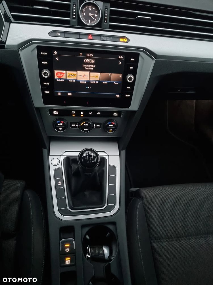 Volkswagen Passat 1.5 TSI EVO Business - 38