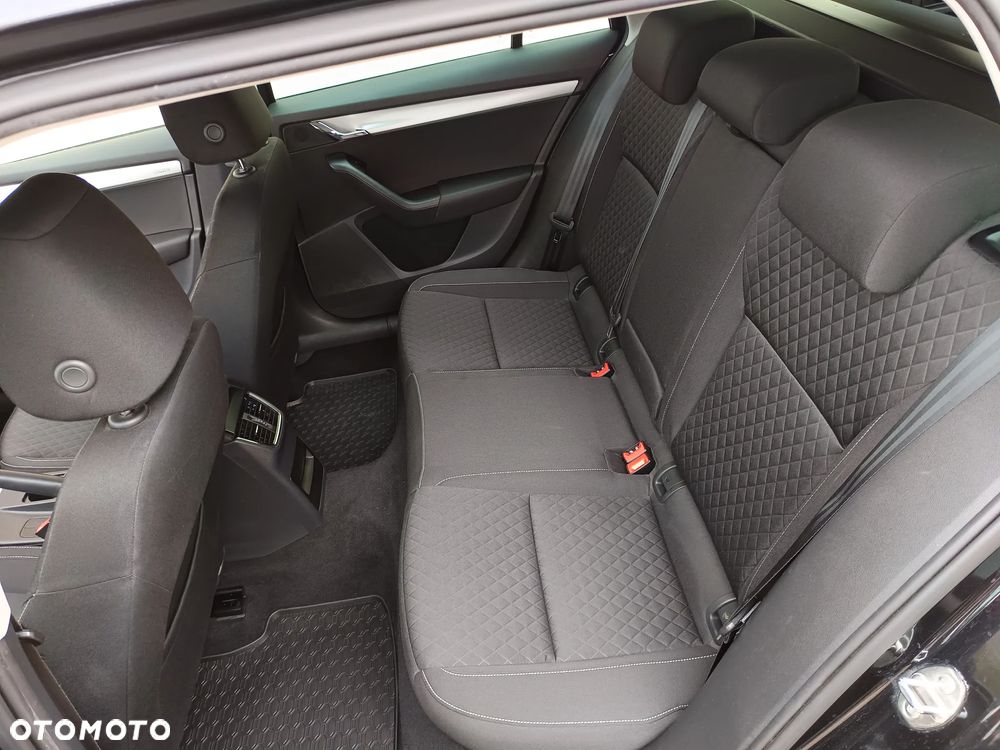 Skoda Octavia 1.6 TDI Edition - 16