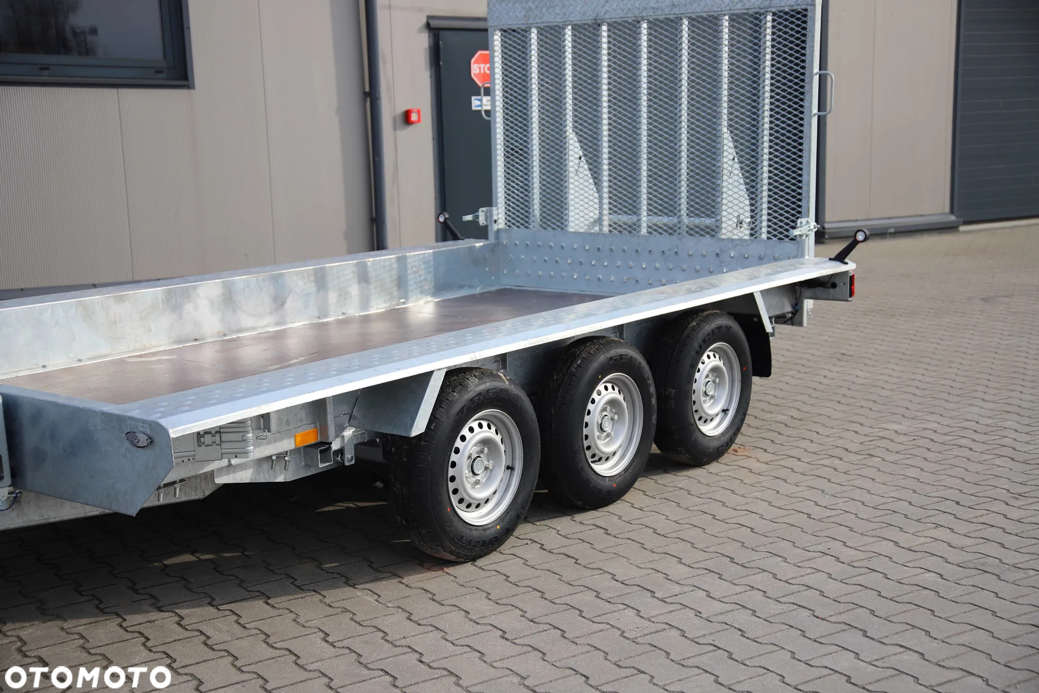 Niewiadów Przyczepa pod minikoparkę/sprzęt budowlany 400x180x25cm TRAP WJAZDOWY 3 OSIE DMC 3500kg BARDZO MOCNA!!! - 3