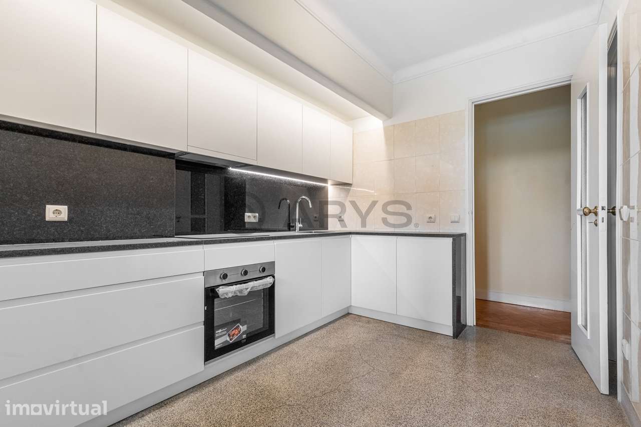 Apartamento T4+2 com logradouro no centro histórico de Braga - Grande imagem: 3/32