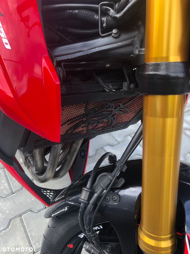 Suzuki GSX - 22