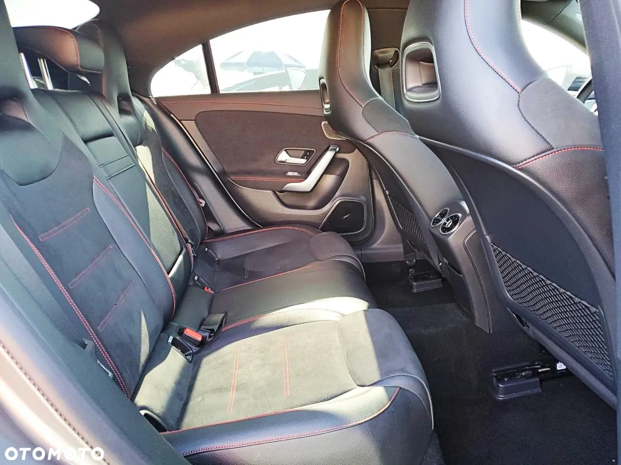 Mercedes-Benz CLA 250 4-Matic 7G-DCT - 10