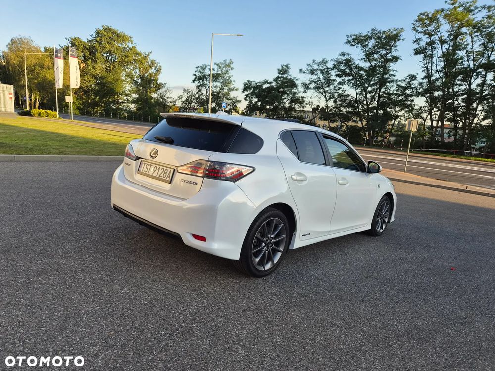 Lexus CT 200h F Sport - 4