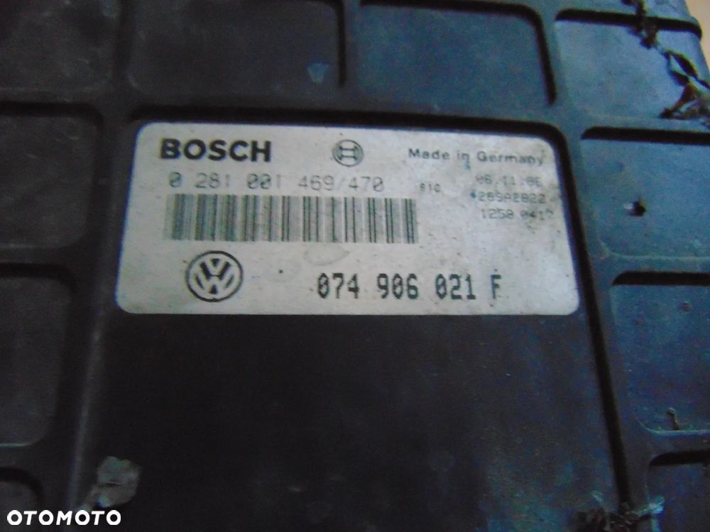 Sterownik Silnika T4 2,5 TDI 074906021F - 2