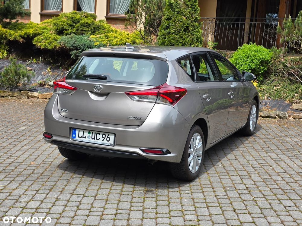 Toyota Auris 1.33 Dual-VVT-i - 33